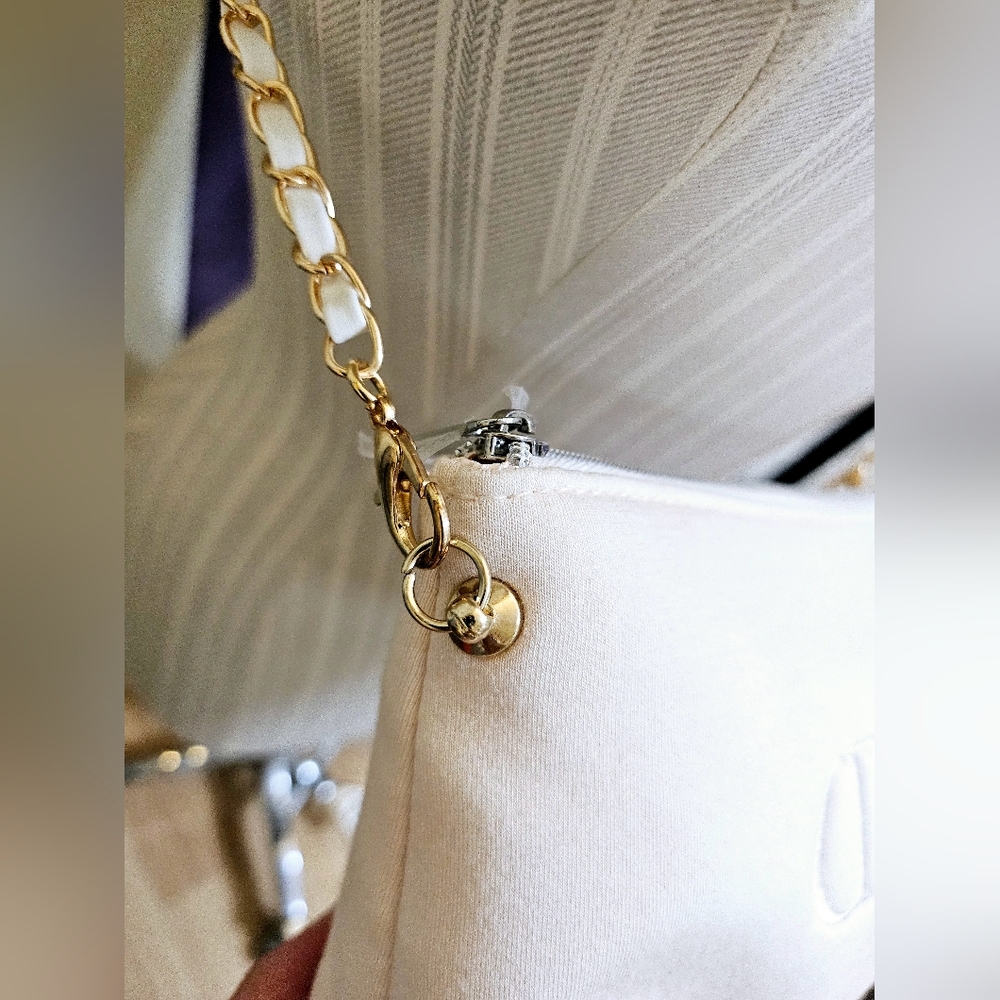 ❌️SOLD❌️ 🤍Dior Upcycled Crossbody Bag🤍 - Picture 3 of 11